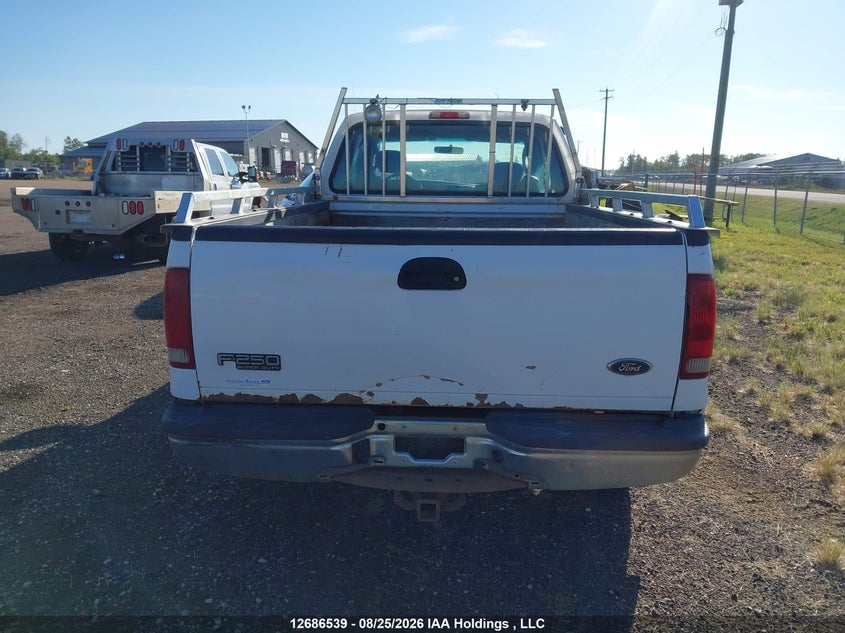 2003 FORD F250 COUPE 5.4L V-8 REGULAR , 260HP
