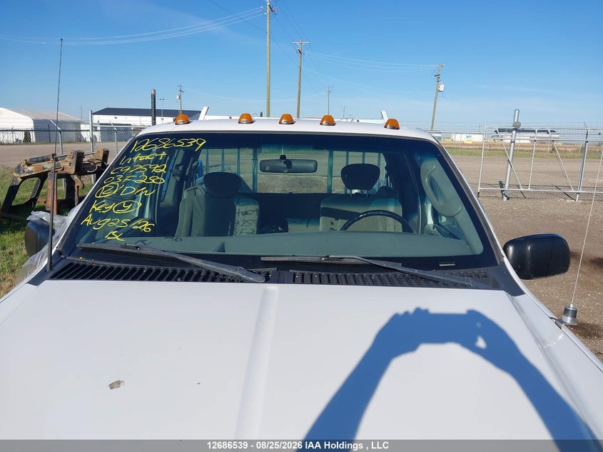 2003 FORD F250 COUPE 5.4L V-8 REGULAR , 260HP