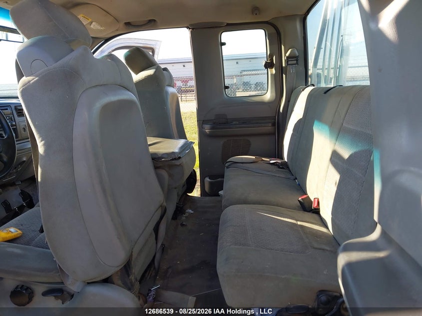 2003 FORD F250 COUPE 5.4L V-8 REGULAR , 260HP