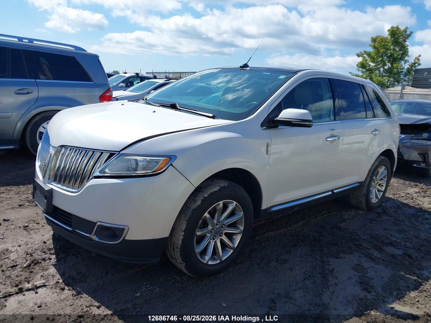 2014 Lincoln MKX, Front, IAAI, VIN 2LMDJ8JK8EBL18970 — photo 2