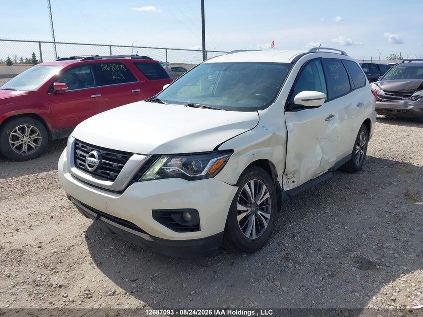 2018 Nissan Pathfinder, Левый бок, IAAI, VIN 5N1DR2MM3JC603407 — фото 2