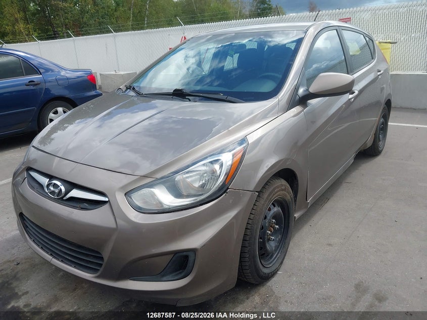 2013 Hyundai Accent, Right Front, IAAI, VIN KMHCT5AE8DU124443 — photo 2