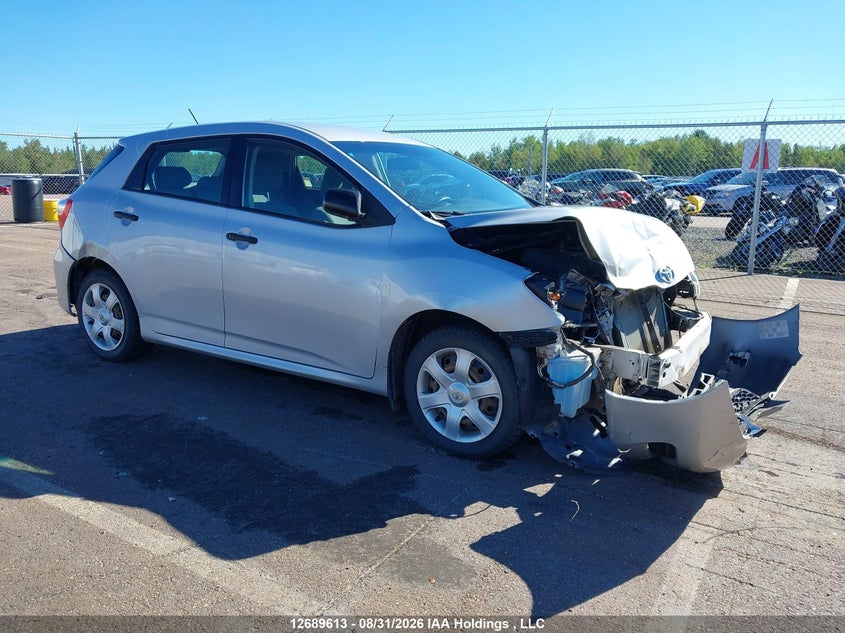 2010 Toyota Corolla Matrix, Удар спереди, IAAI, VIN 2T1KU4EE0AC226426