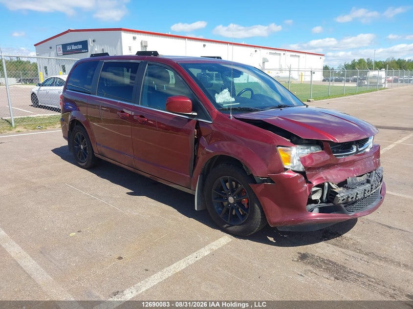 2020 Dodge Grand Caravan Premium Plus, Удар спереду, IAAI, VIN 2C4RDGCGXLR180949