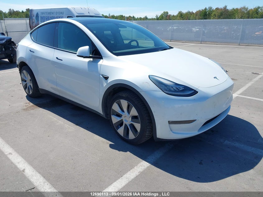 2021 Tesla Model Y Long Range, Удар сзади, IAAI, VIN 5YJYGDEE7MF175377