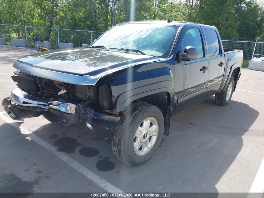 2011 Chevrolet Silverado, Front, IAAI, VIN 3GCPKSE38BG135345 — photo 2