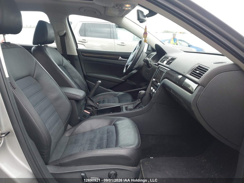 2012 VOLKSWAGEN PASSAT SEDAN 2.5L I-5 DOHC, VVT, REGULAR , 170HP