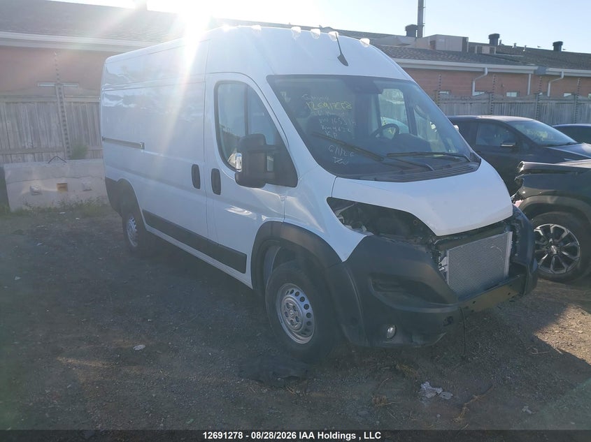 2026 Ram Promaster Tradesman, Удар спереди, IAAI, VIN 3C6LRVCG3TE165374