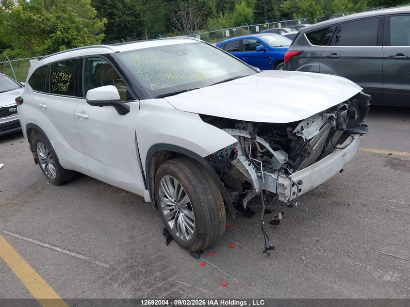 2026 Toyota Highlander Limited Awd, Front, IAAI, VIN 5TDKDRBH6TS596169