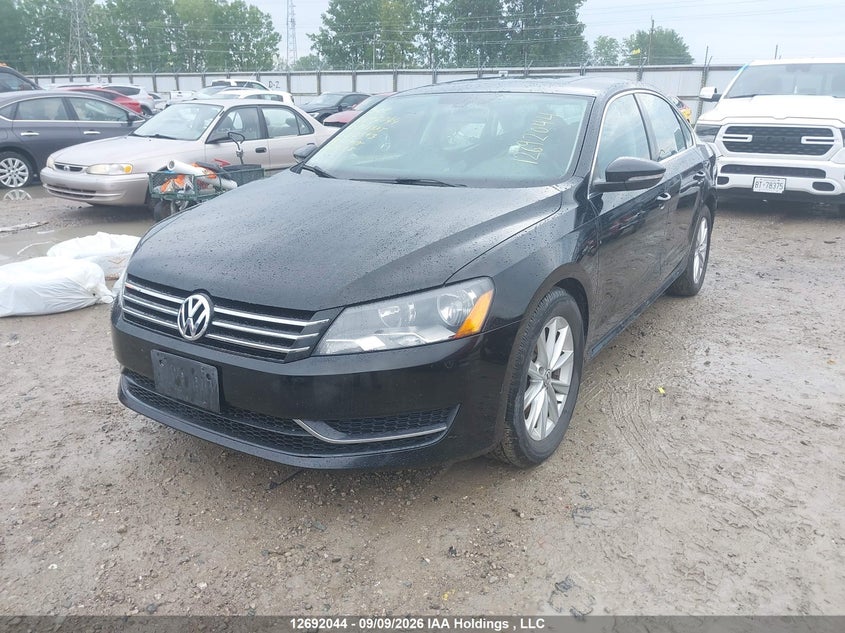 2012 Volkswagen Passat, Удар ззаду, IAAI, VIN 1VWBH7A36CC060593 — фото 2