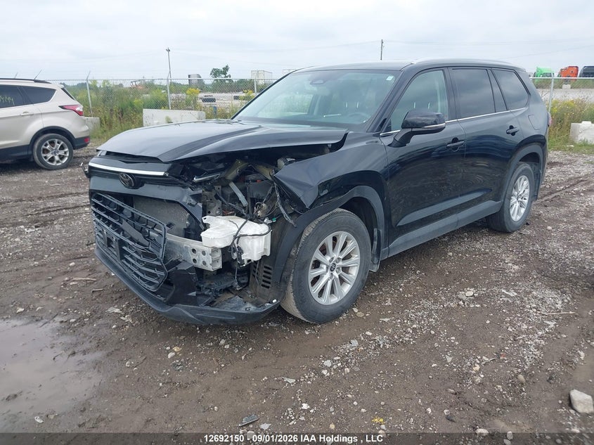 2024 Toyota Highlander, Front, IAAI, VIN 5TDAAAB52RS008742 — photo 2