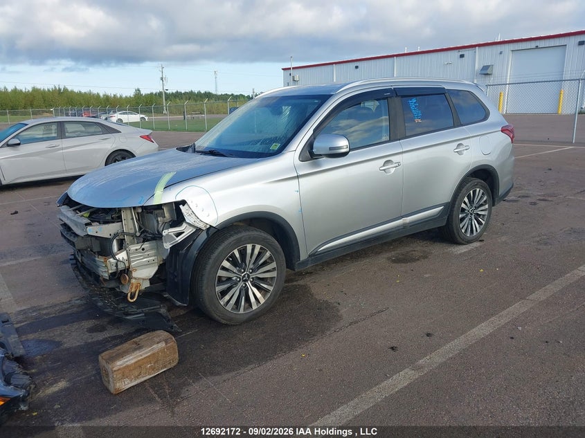 2020 Mitsubishi Outlander, Front, IAAI, VIN JA4AZ2A35LZ614406 — photo 2