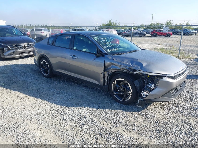 2026 Kia K4 Ex, Удар спереду, IAAI, VIN 3KPFU4DE1TE306681