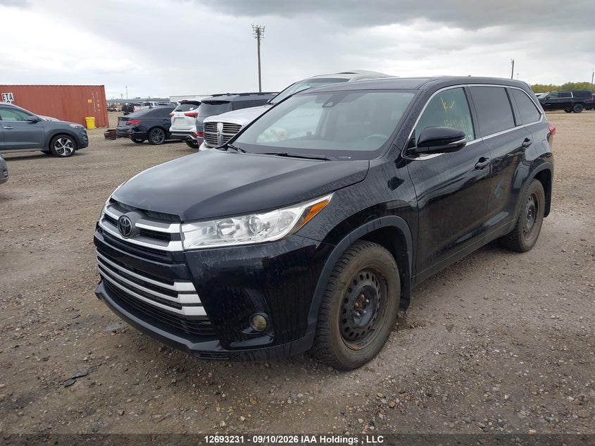 Vin: 5tdbzrfh3js893263, lot: 3098168, toyota highlander le 20182