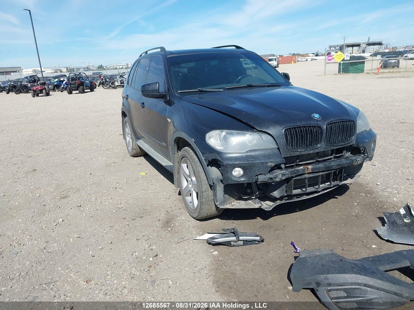 2008 BMW X5 3.0Si, Удар спереди, IAAI, VIN 5UXFE43548L032422