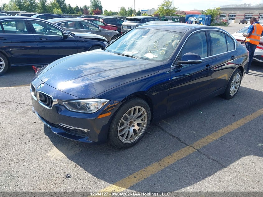 2013 BMW 3er, Front, IAAI, VIN WBA3B3C51DJ812162 — photo 2