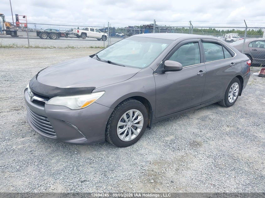 2015 Toyota Camry, Right Side, IAAI, VIN 4T1BF1FK5FU932195 — photo 2
