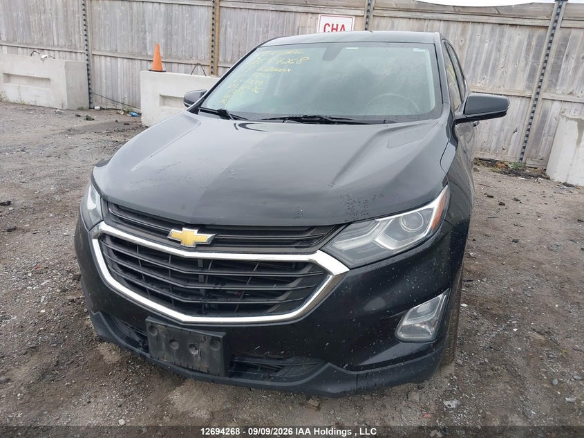 2018 Chevrolet Equinox Lt, Right Front, IAAI, VIN 2GNAXTEX3J6182901 — photo 2