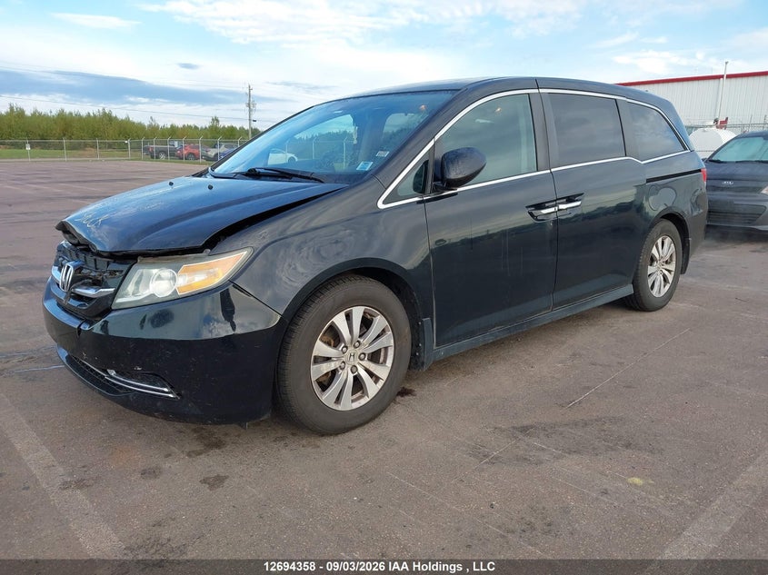 2015 Honda Odyssey, Удар спереди, IAAI, VIN 5FNRL5H62FB511773 — фото 2