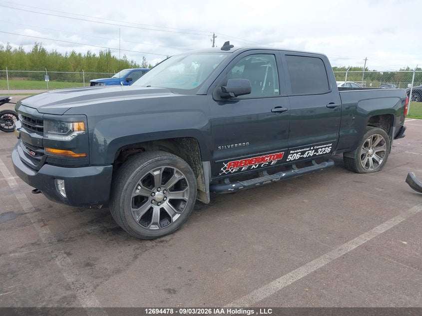 2018 Chevrolet —, Right Side, IAAI, VIN 3GCUKREC3JG127292 — photo 2