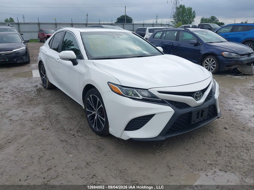 Vin: 4t1b11hk0ju054695, lot: 3099484, toyota camry l/le/xle/se/xse 2018 img_1