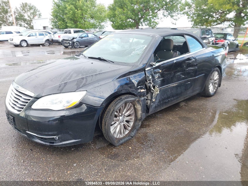 2011 Chrysler 200, Front, IAAI, VIN 1C3BC2EG2BN566320 — photo 2