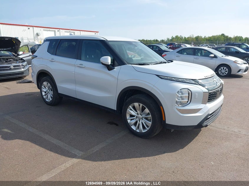 2025 Mitsubishi Outlander Es S-Awc, Удар сзади, IAAI, VIN JA4J4UA85SZ612255