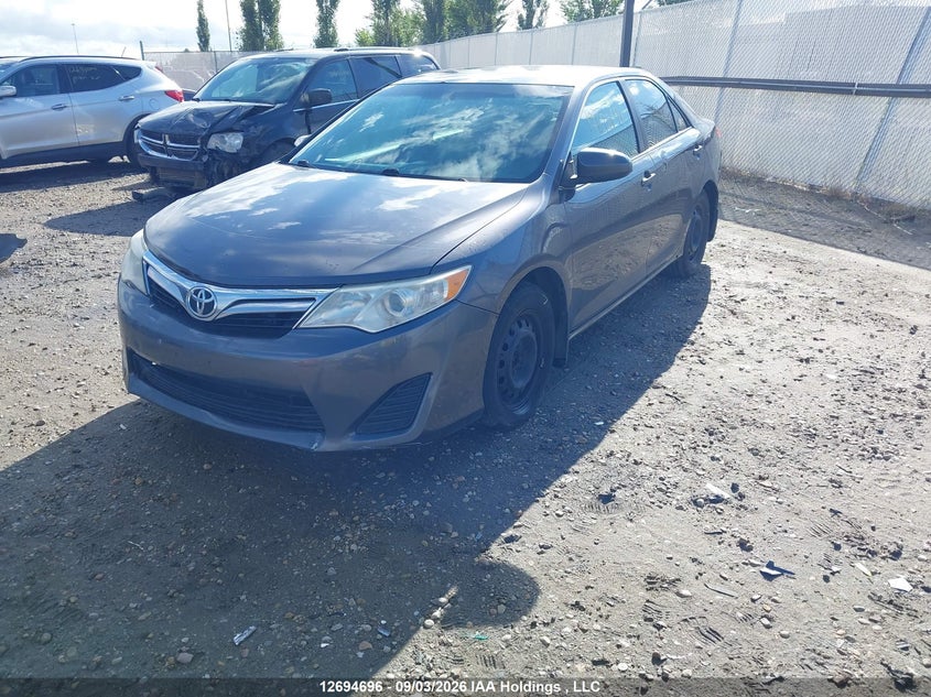 2013 Toyota Camry Le, Rear, IAAI, VIN 4T1BF1FK6DU283133 — photo 2