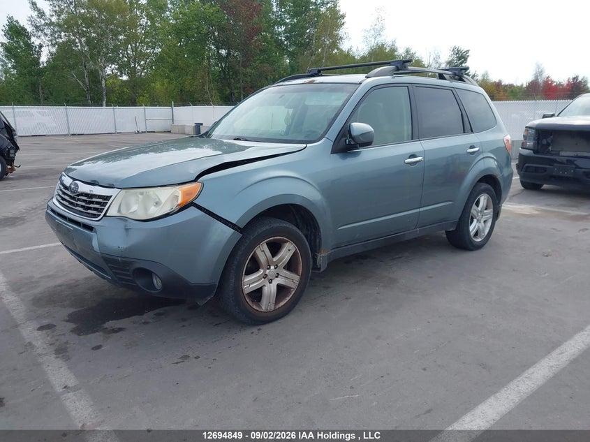 2010 Subaru Forester, Front, IAAI, VIN JF2SH6DC2AH738847 — photo 2