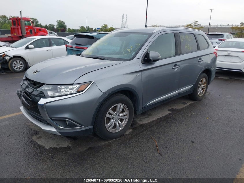 2017 Mitsubishi Outlander Se, Front, IAAI, VIN JA4JZ3AX6HZ602488 — photo 2