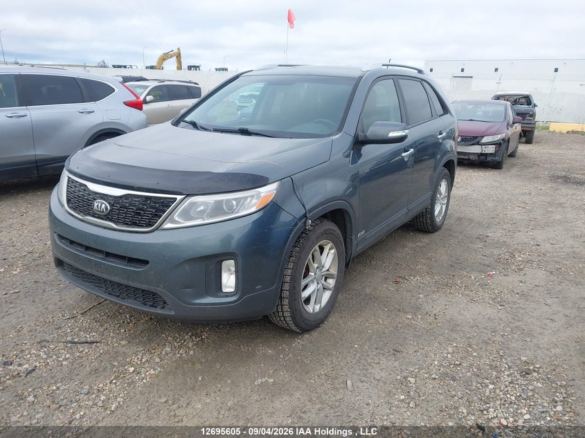 2015 Kia Sorento, Charity, IAAI, VIN 5XYKTDA76FG567383 — photo 2