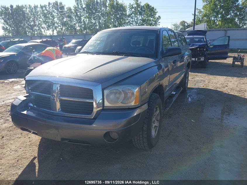 2007 Dodge Dakota, Front, IAAI, VIN 1D7HW48P17S232511 — photo 2