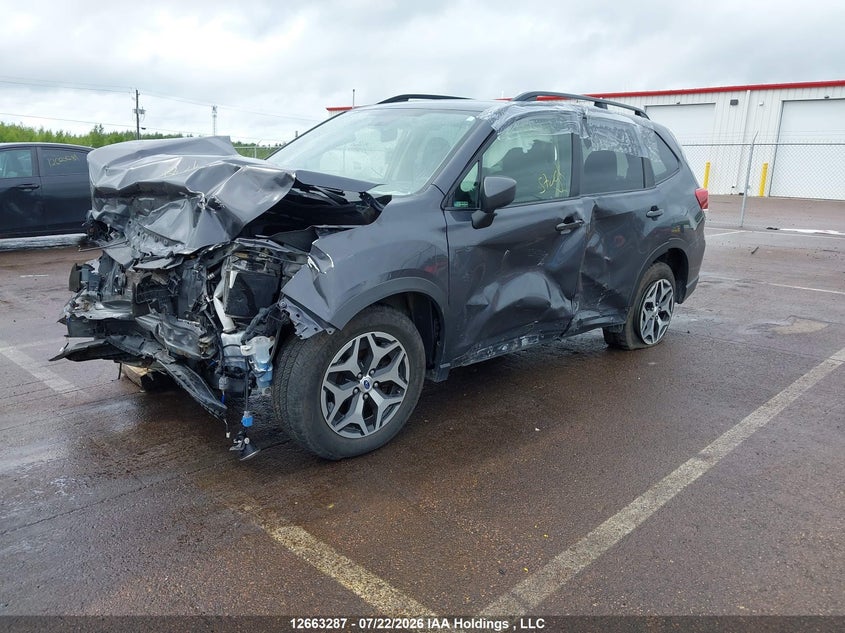 2020 Subaru Forester, Front, IAAI, VIN JF2SKEFC0LH507165 — photo 2