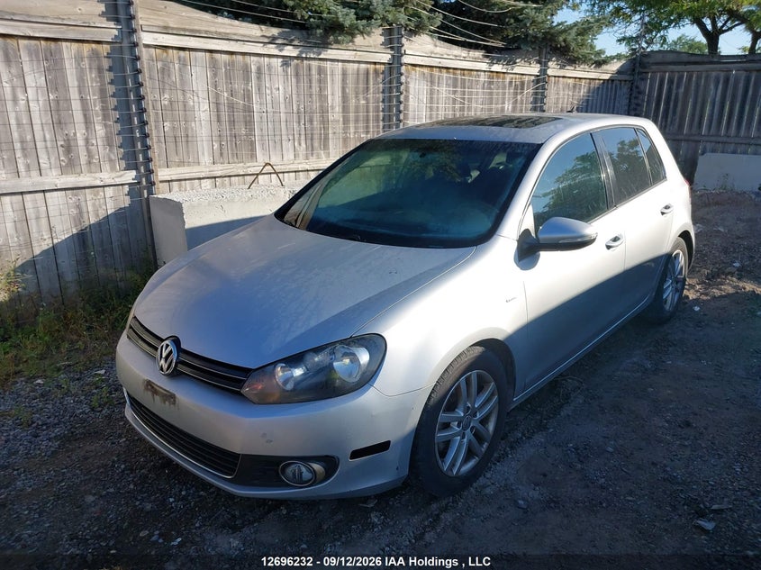 2013 Volkswagen Golf, Front, IAAI, VIN WVWDM7AJ0DW137092 — photo 2