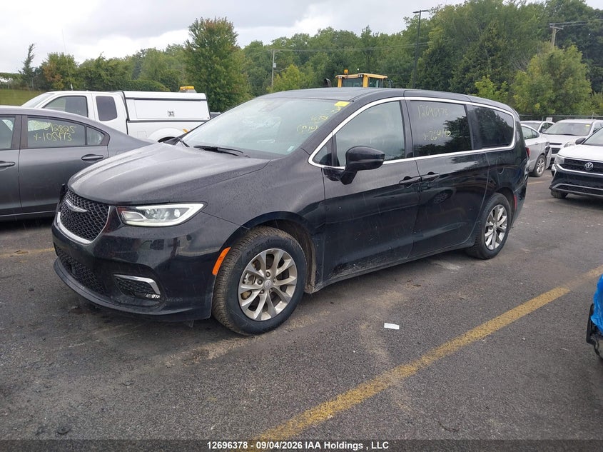 2026 Chrysler Pacifica, Right Front, IAAI, VIN 2C4RC1GG5TR264140 — photo 2
