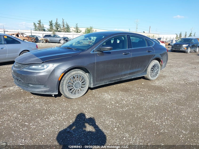2015 Chrysler 200, Правий бік, IAAI, VIN 1C3CCCFB6FN557235 — фото 2