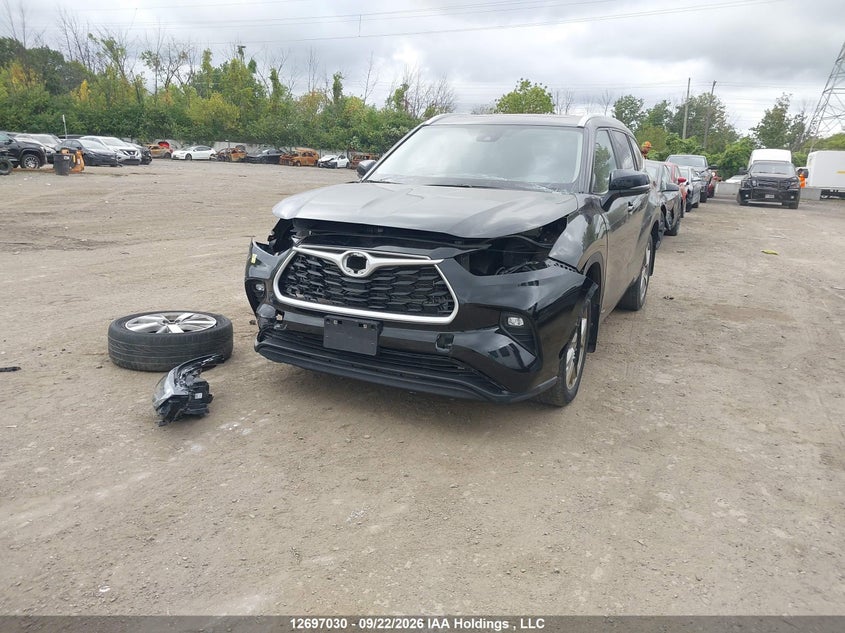 2024 Toyota Highlander Hybrid Hybrid, Front, IAAI, VIN 5TDKBRCHXRS635486 — photo 2