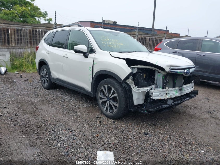2019 Subaru Forester 2.5I Limited, Удар спереди, IAAI, VIN JF2SKEUC7KH581300