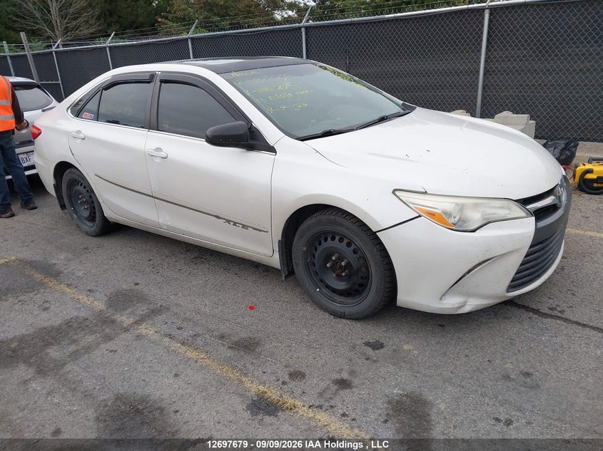 2015 Toyota Camry Le/Xle/Se/Xse, Front, IAAI, VIN 4T1BF1FK8FU886295