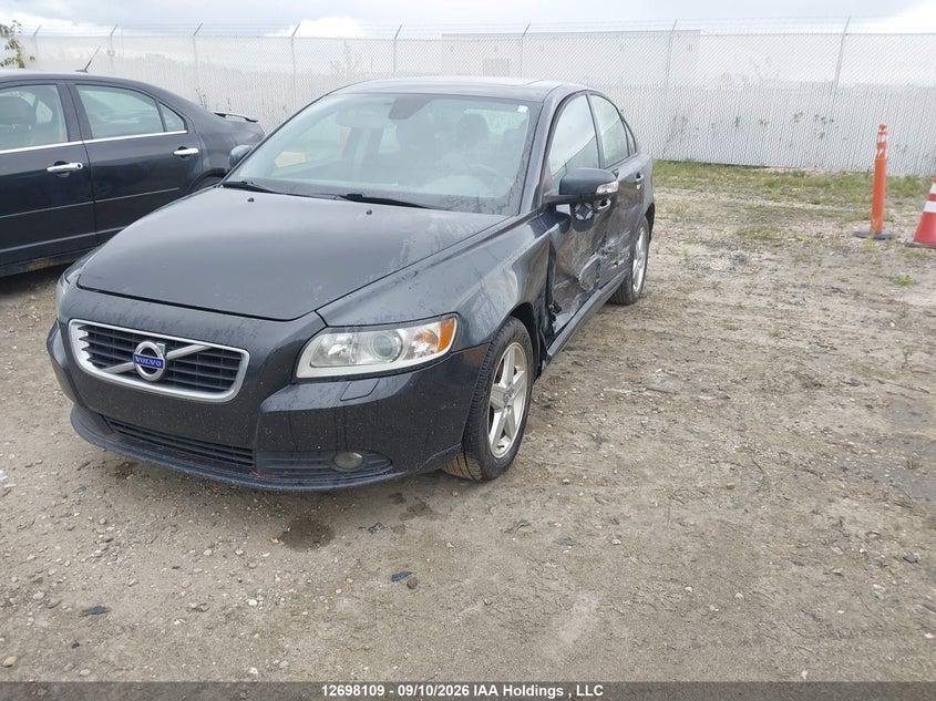 2009 Volvo S40, Right Side, IAAI, VIN YV1MS382092447216 — photo 2