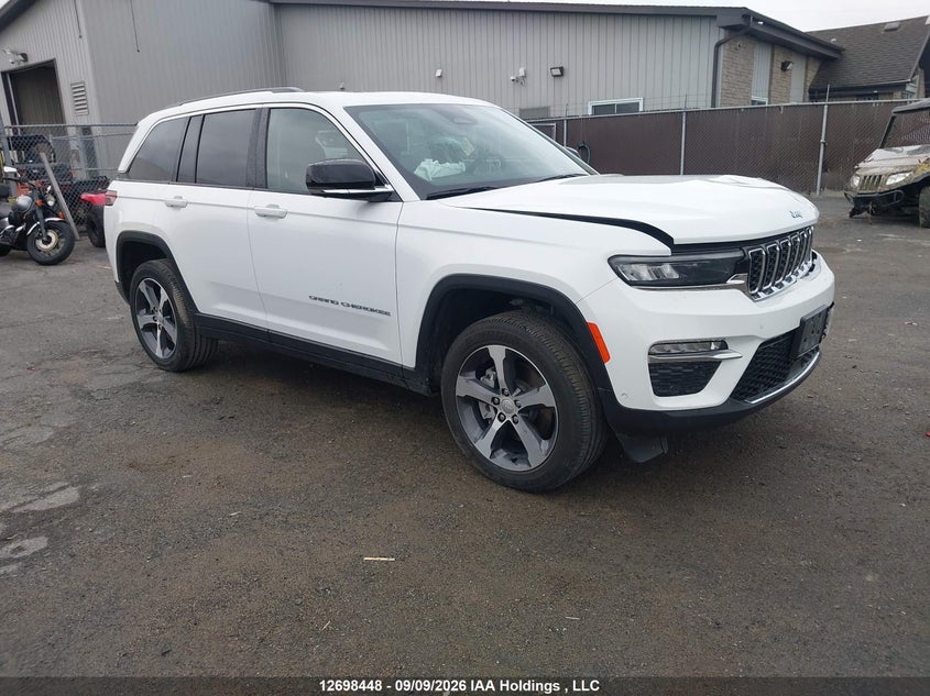 2023 Jeep Grand Cherokee 4Xe, Front, IAAI, VIN 1C4RJYB67P8814288