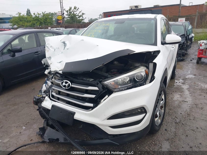 2017 Hyundai Tucson, Front, IAAI, VIN KM8J2CA49HU503074 — photo 2