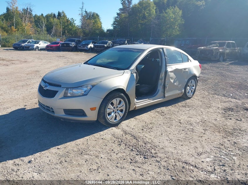 2014 Chevrolet Cruze Lt, Left Side, IAAI, VIN 1G1PC5SB4E7416304 — photo 2