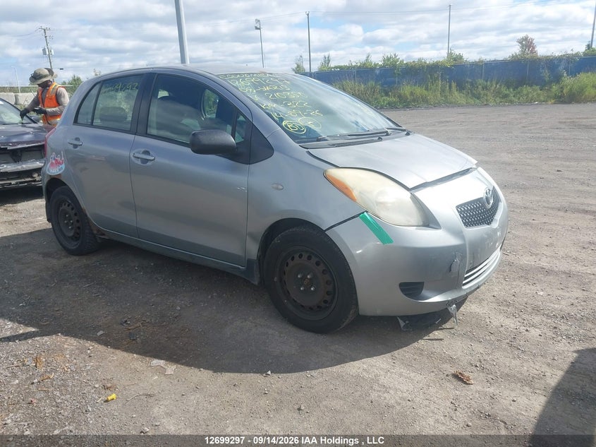 2008 Toyota Yaris Le/Rs, Удар спереди, IAAI, VIN JTDKT923985210350
