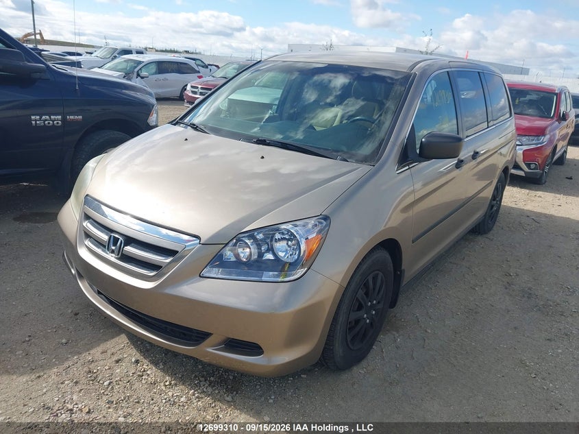 2006 Honda Odyssey, Rear, IAAI, VIN 5FNRL38286B508085 — photo 2