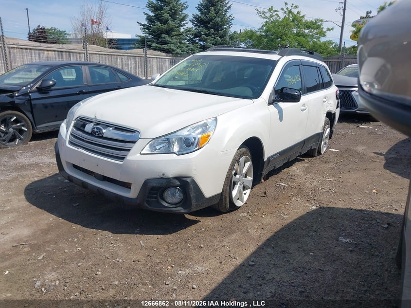 2014 Subaru Outback, Front, IAAI, VIN 4S4BRGDC5E3214382 — photo 2