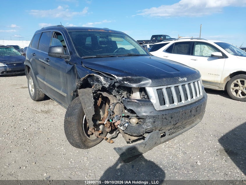 2013 Jeep Grand Cherokee Laredo, Удар спереди, IAAI, VIN 1C4RJFAG4DC501156