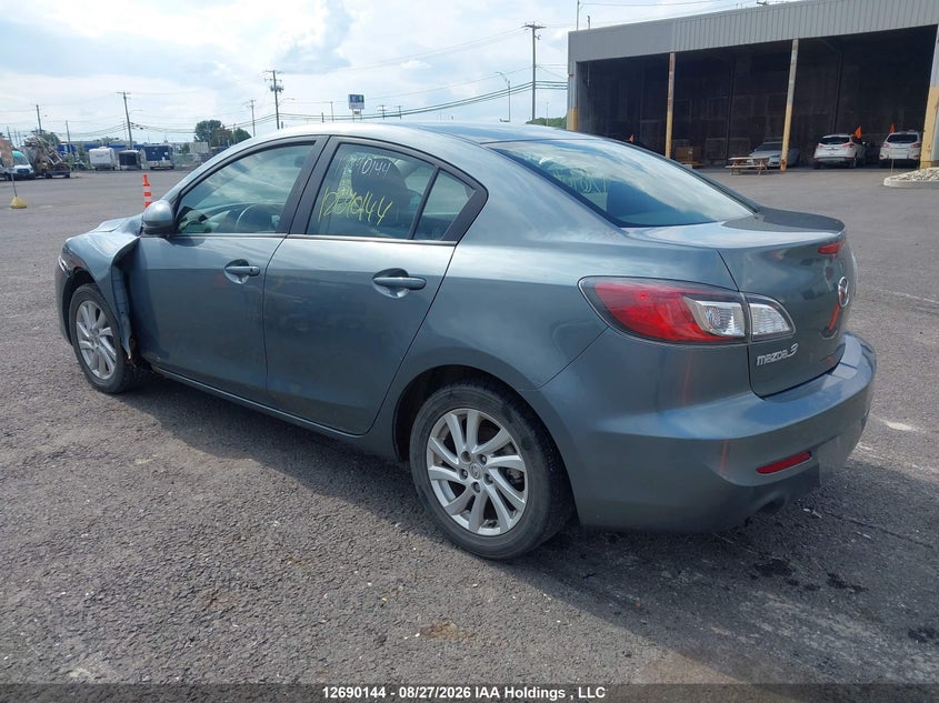 Vin: jm1bl1uf8c1549738, lot: 3106092, mazda mazda3 gx 20123