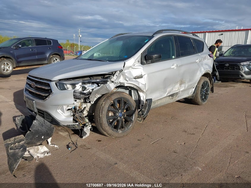 Vin: 1fmcu9gd5juc97027, lot: 3106147, ford escape se 20182