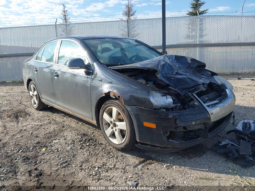 2008 Volkswagen Jetta 2.5L Trendline, Front, IAAI, VIN 3VWRM31K78M038070